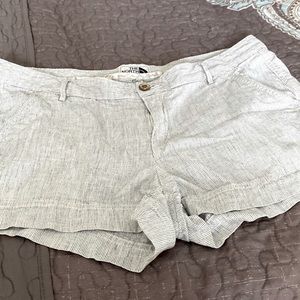 North face linen 2.5” shorts